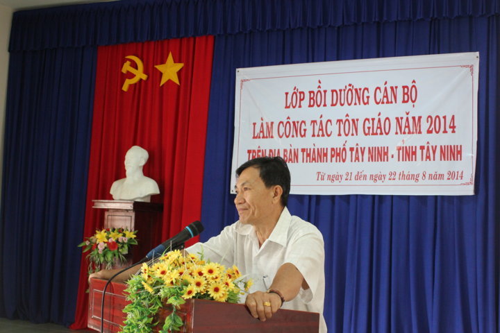 Tay Ninh province Committee for Religious Affairs holds a religious  training seminar for local officials